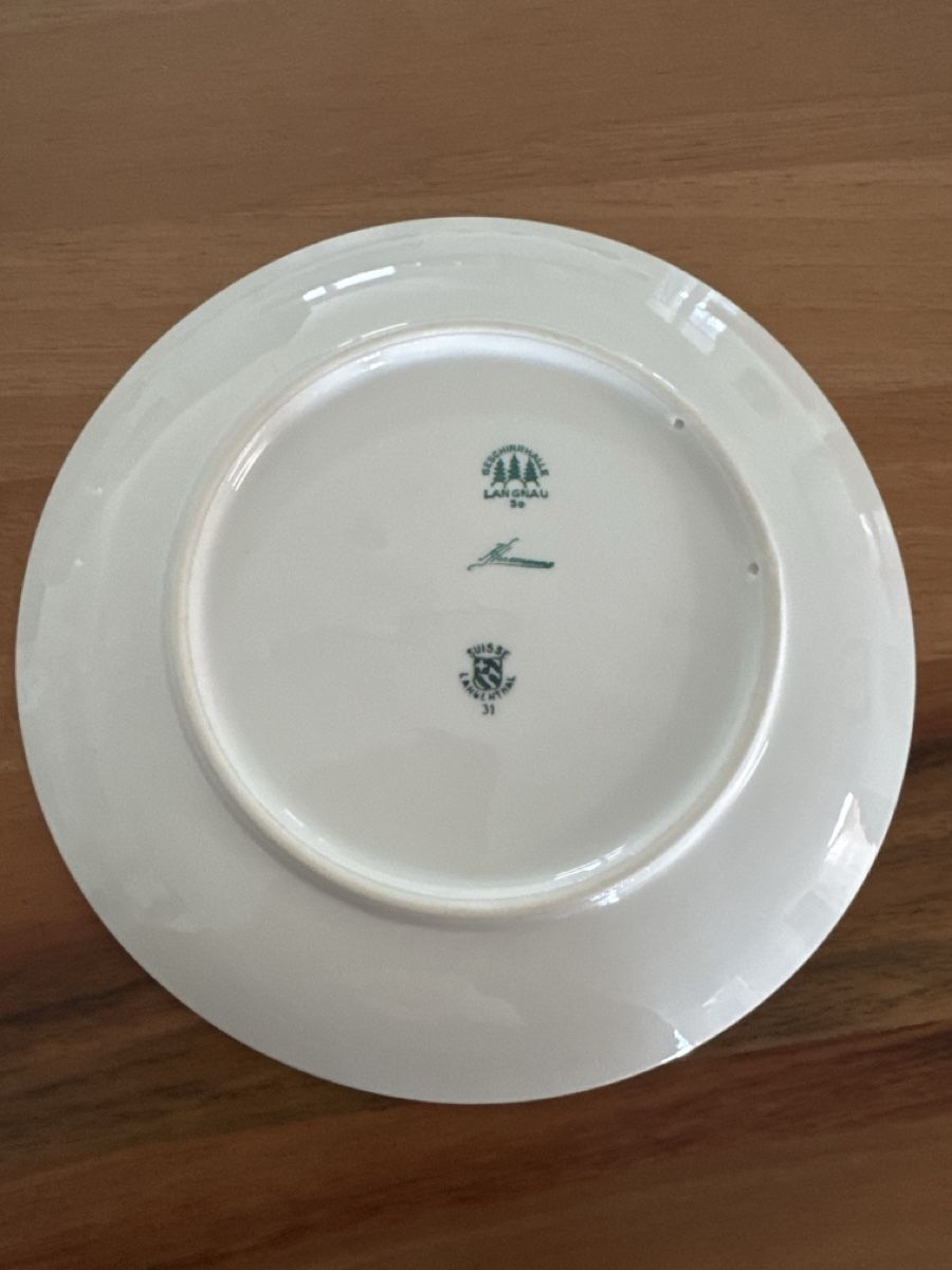 Assiettes: Teller mit Berner Tracht  Langenthal 31 – D'occasion à Zürich par Smarties13 2