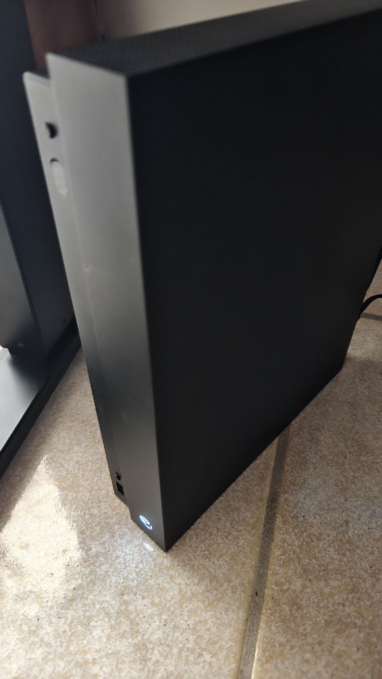 Microsoft Consoles: Xbox One X SSD – D'occasion à Bioggio par Delle87 2
