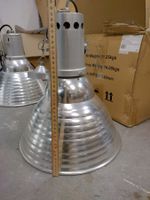 Deckenlampe aus Aluminium mi E 27 Sockel