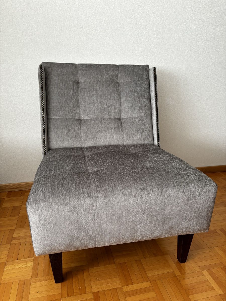 Fauteuils: Stylish Grey Troja Chair - Comfortable & Modern Design! – Neuf (Voir description) à Zürich par Jan_michael