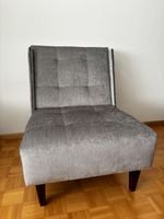 Stylish Grey Troja Chair - Comfortable & Modern Design!