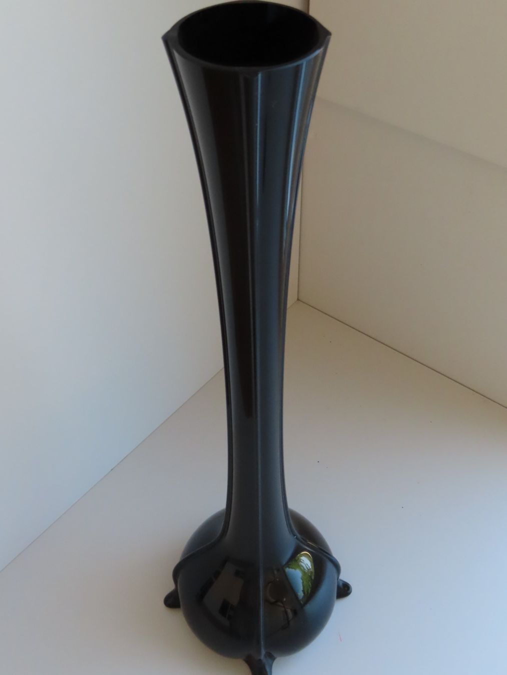 Vasen & Gefässe: Schwarze Boden-Blumenvase Vintage – Gebraucht aus Reinach BL von WBZ-Flohmarkt 2