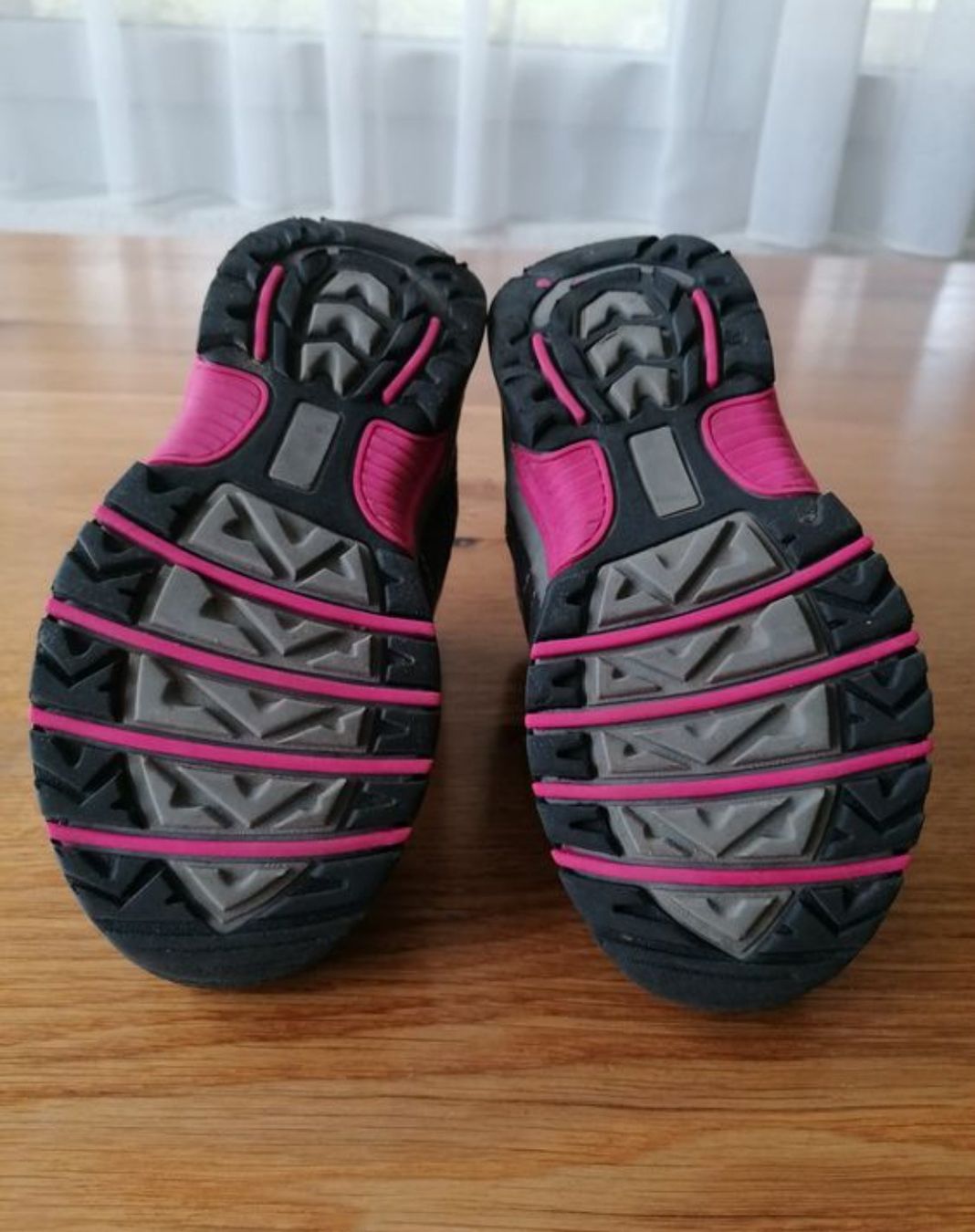 Schuhe für Mädchen: Wanderschuhe Gr 29/30 – Gebraucht aus Binz von julijuli 2