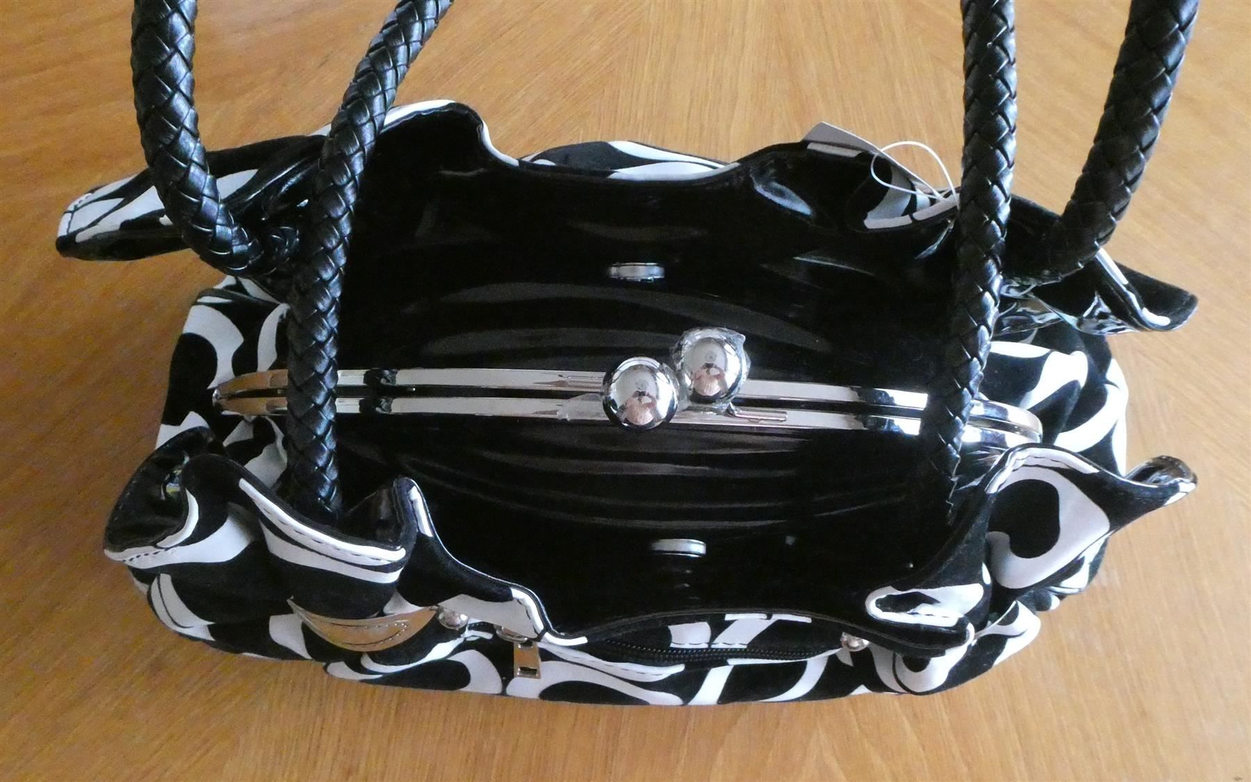 Borse da donna: Damen Handtasche Umhängetasche 3 Fächer gemustert – Nuovo (secondo la descrizione) da Frauenfeld venduto da dhour 3