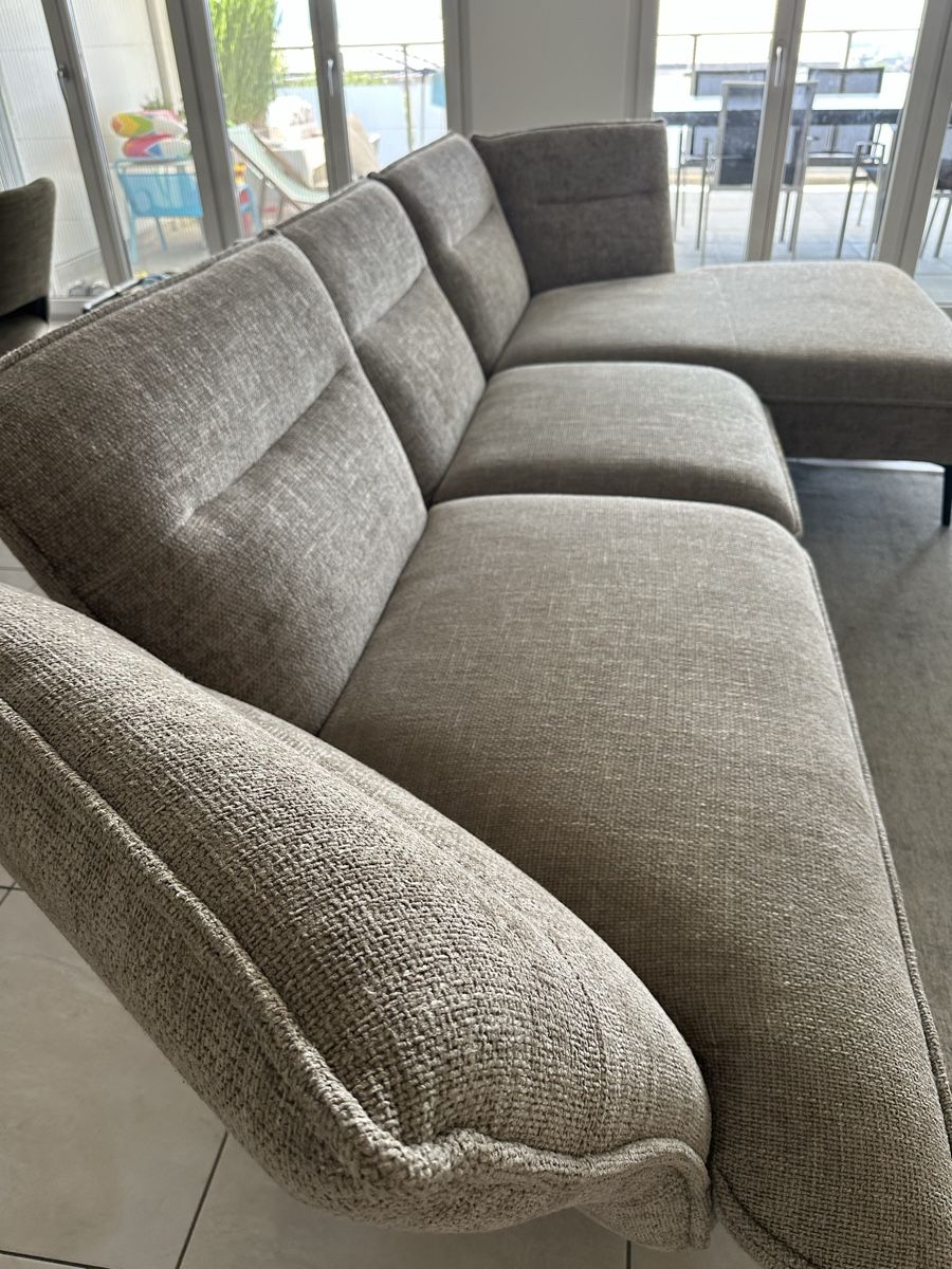 Sofas: Sofa aus Stoff mit Rückenneigungsfunktion – Gebraucht aus Zuzwil SG von Emina_Roth 1