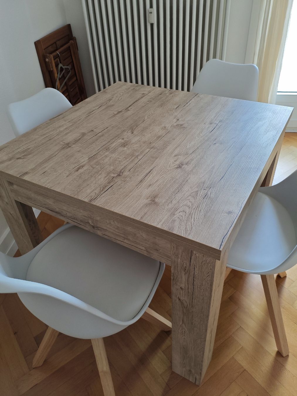 Tables: Table carrée extensible – D'occasion à Neuchâtel par tim_lg2r 2