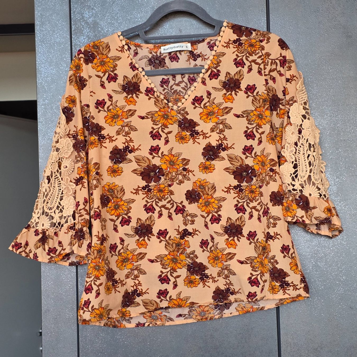 Camicette: 🐸 RUSTTYDUSTTY BLUSE S VISKOSE BLUMEN MUSTER – Usato da Môtier (Vully) venduto da Frogs