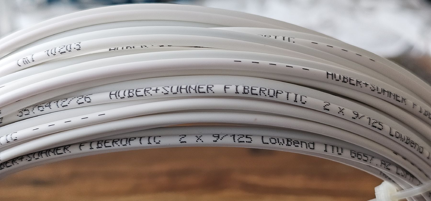 Cavi: Glasfaserkabel HUBER+SUHNER 20m 2x 9/125 LowBend.  – Usato da Kollbrunn venduto da Antikmann 3