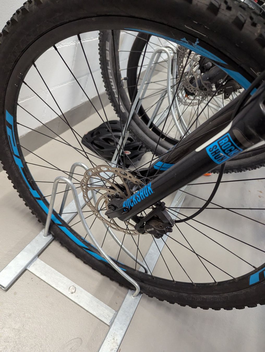 Specialized Velos: Specialized Rockhopper Comp 29 – Solides MTB mit Potential – Gebraucht aus Schwyz von  3