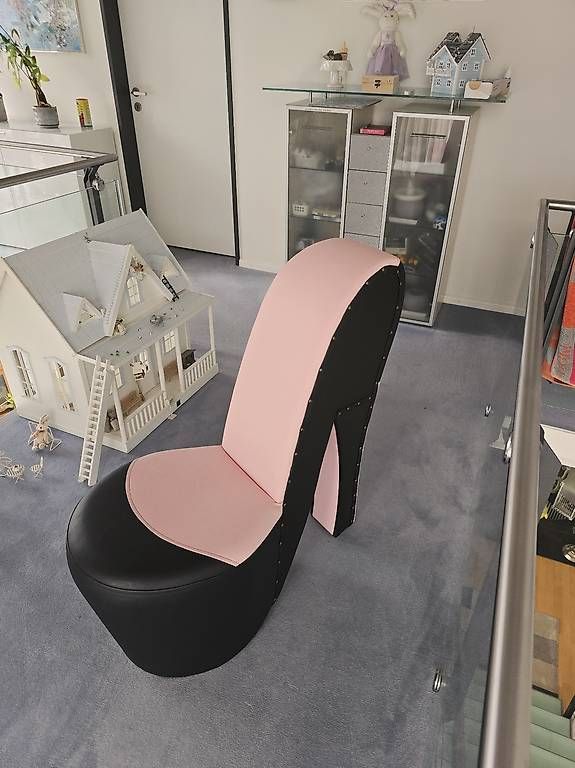 Poltrone: High-Heel-Stuhl – Usato da Arlesheim venduto da Lambo007
