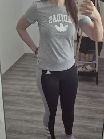 ensemble adidas leggins +T-shirt 🩷🩷 S/M