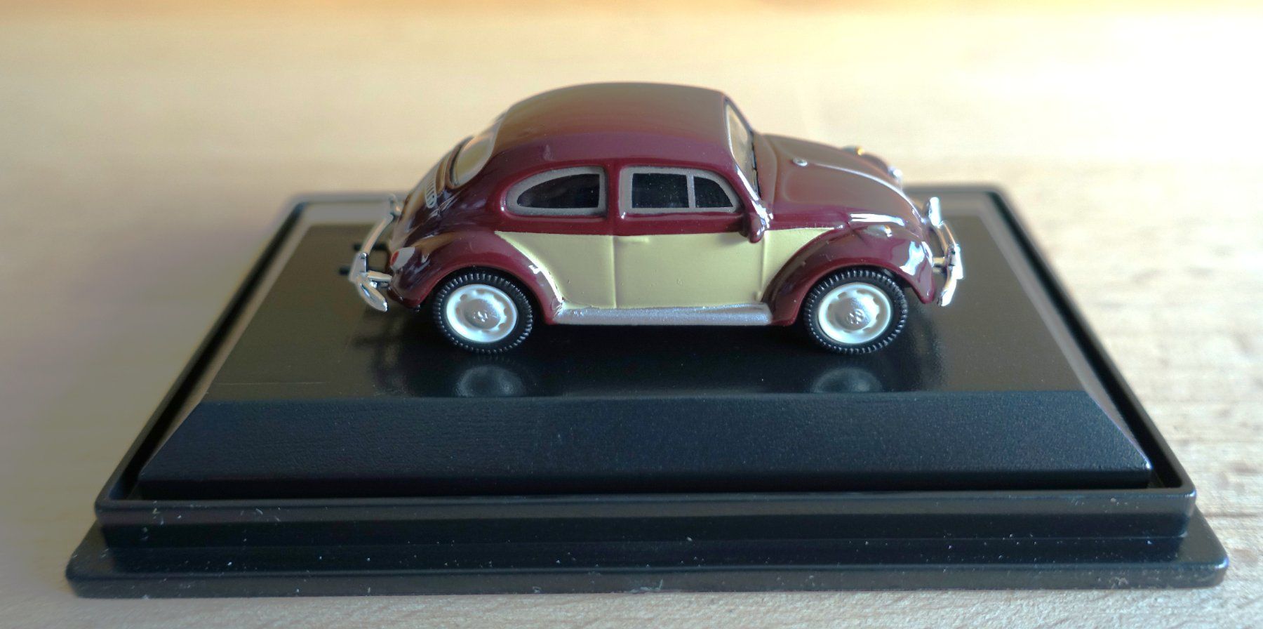 Volkswagen Modellini d'auto: VW Käfer, Schuco Art. 253579. – Usato da Horw venduto da SwissSteamMemories 1