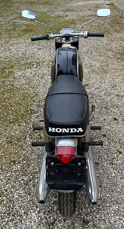 Strada: HONDA CB72  250cc 1966 – Usato da Bursinel venduto da VirginieD-77 1
