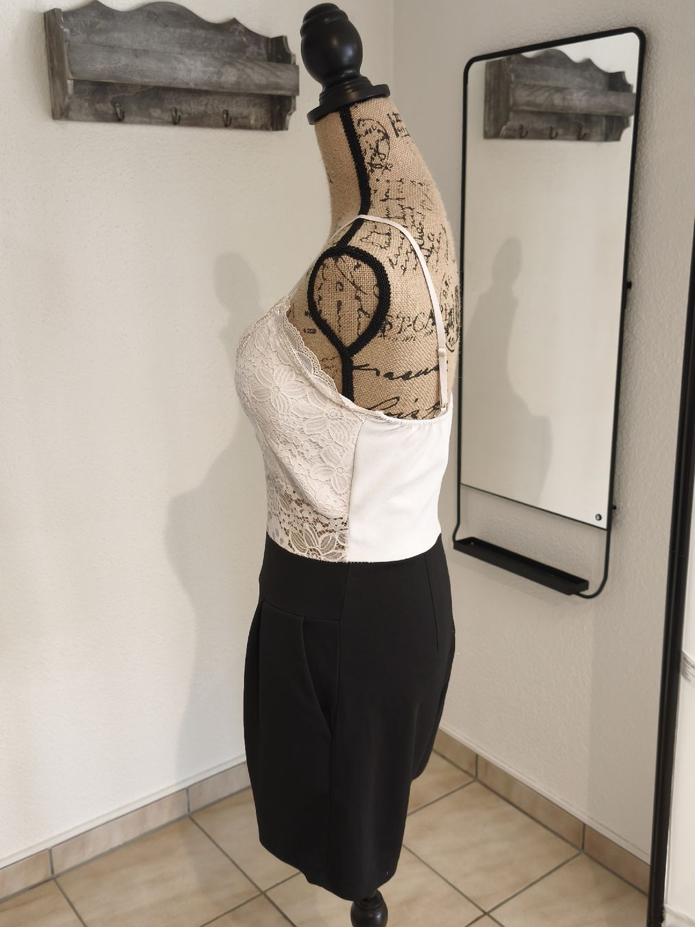 Tute: Jumpsuit, Kurz, Gr.M – Usato da Emmetten venduto da SecondhandSiska 1