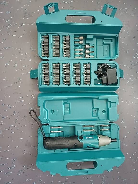 Bohrmaschinen: Makita Akkuschrauber Set  – Gebraucht aus Lützelflüh-Goldb von Samoth71
