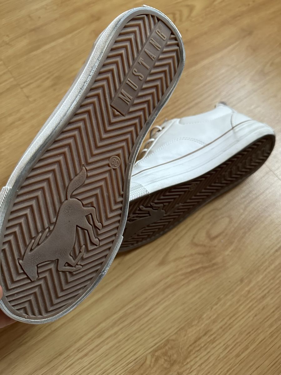 Mustang Scarpe da donna: Mustang Sneaker weiss Gr. 39 – Usato da Münsingen venduto da Secondhand89 4