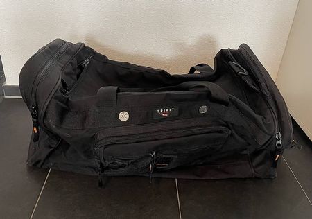 Grosse, schwarze Reisetasche / Sporttasche - Versand möglich