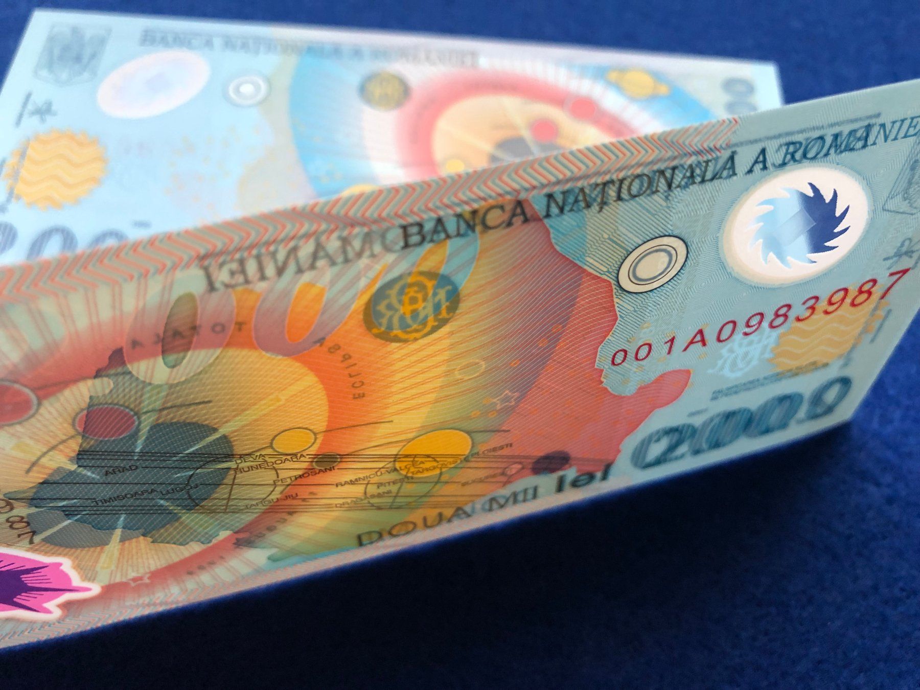Banconote: !! 001A !! - Romania - Rumänien - 2x2000 Lei UNC - Millenium – Nuovo e nell'imballaggio originale da Pfäffikon SZ venduto da Sieben77 2
