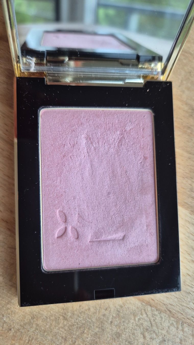Make-up: Blush illuminateur Yves Saint Laurent – Usato da bern venduto da Fuji71 4