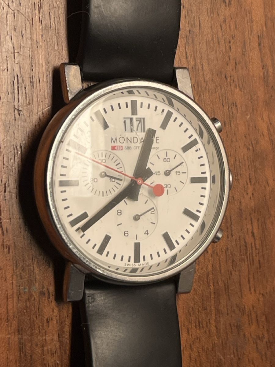 Mondaine Orologi: Mondaine Chronograph Quarz – Difettoso da Niederurnen venduto da gebrauchtbrauchbar 1