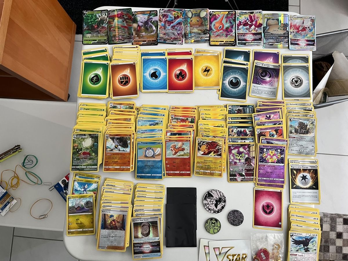 Pokémon Carte collezionabili: Pokemon Karten Bundle  – Usato da Adligenswil venduto da mar_wc7d