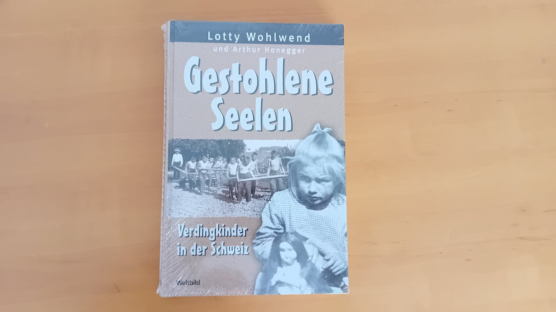 Libri: Gestohlene Seelen - Verdingkinder in der Schweiz – Nuovo e nell'imballaggio originale da Fribourg venduto da Werkt