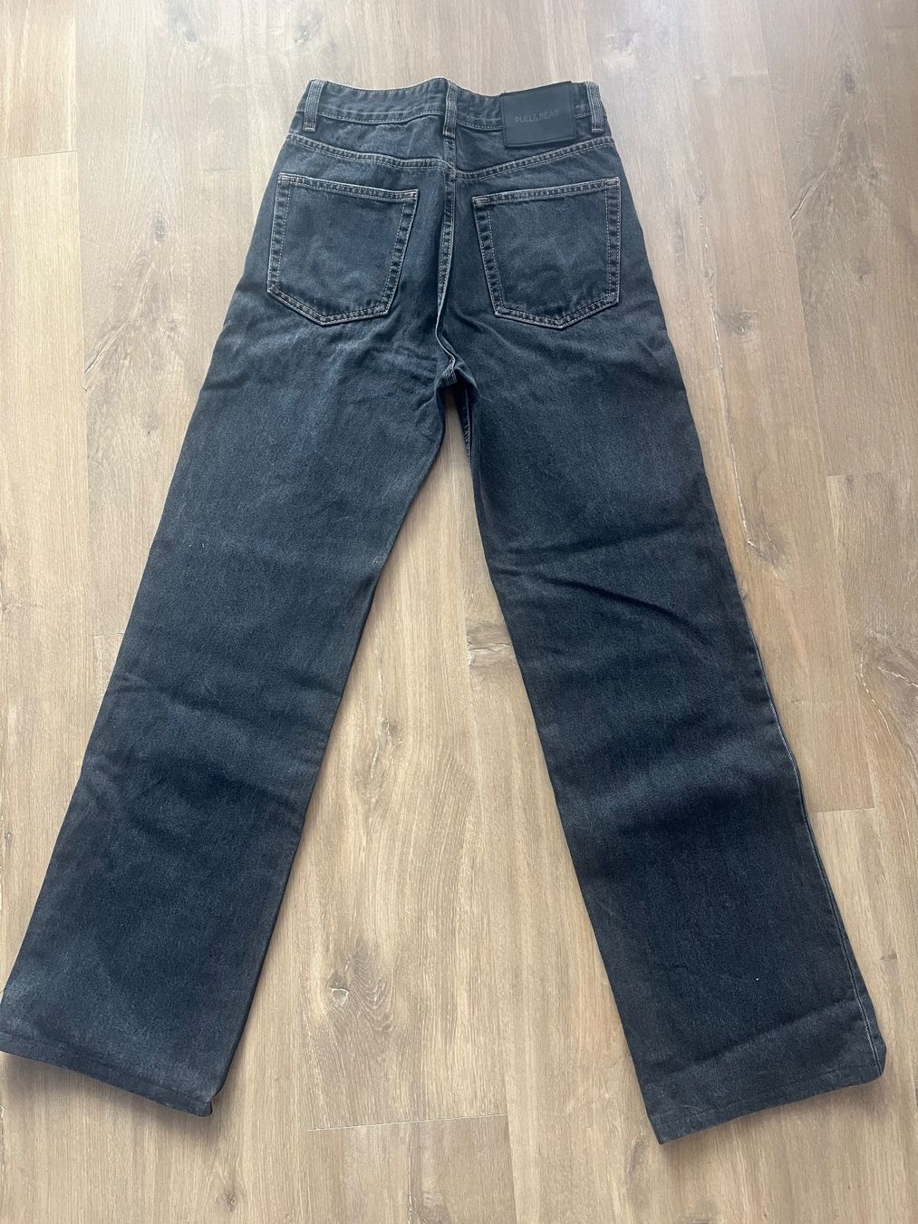 Pull&Bear Jeans: Jeans Pull&Bear noir taille 36 bon état – Gebraucht aus Cossonay-Ville von 021epi70 1