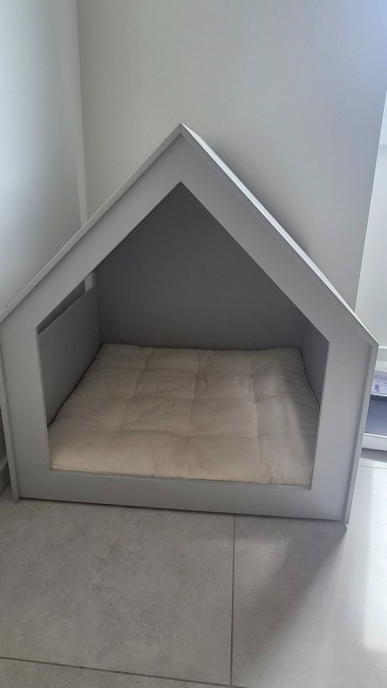 Liege- & Schlafplätze: Hundehaus aus Holz – Gebraucht aus Rheinfelden von Gazanfern