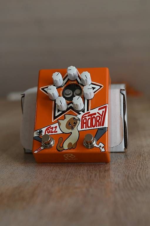 Zvex Strumenti musicali: Pédale Fuzz Zvex Fuzz – Usato da St-Sulpice VD venduto da mahamurkha