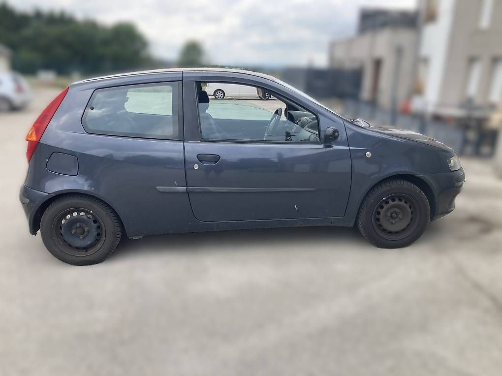 Autos: Fiat Punto 1.2 16V - 2001 – Gebraucht aus Oulens-Echallens von kry_dpj2 3