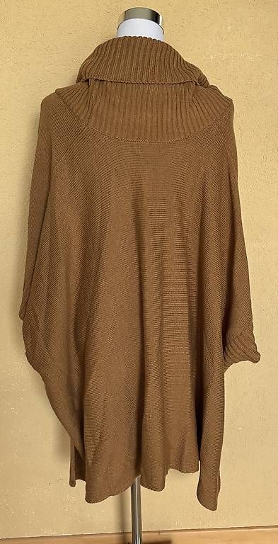 Sonstige Damenmode: Poncho  – Neu und originalverpackt aus Alterswilen von lyd_dsn2