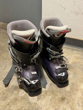 Vintage Nordica Speedmachine 95 ski boots