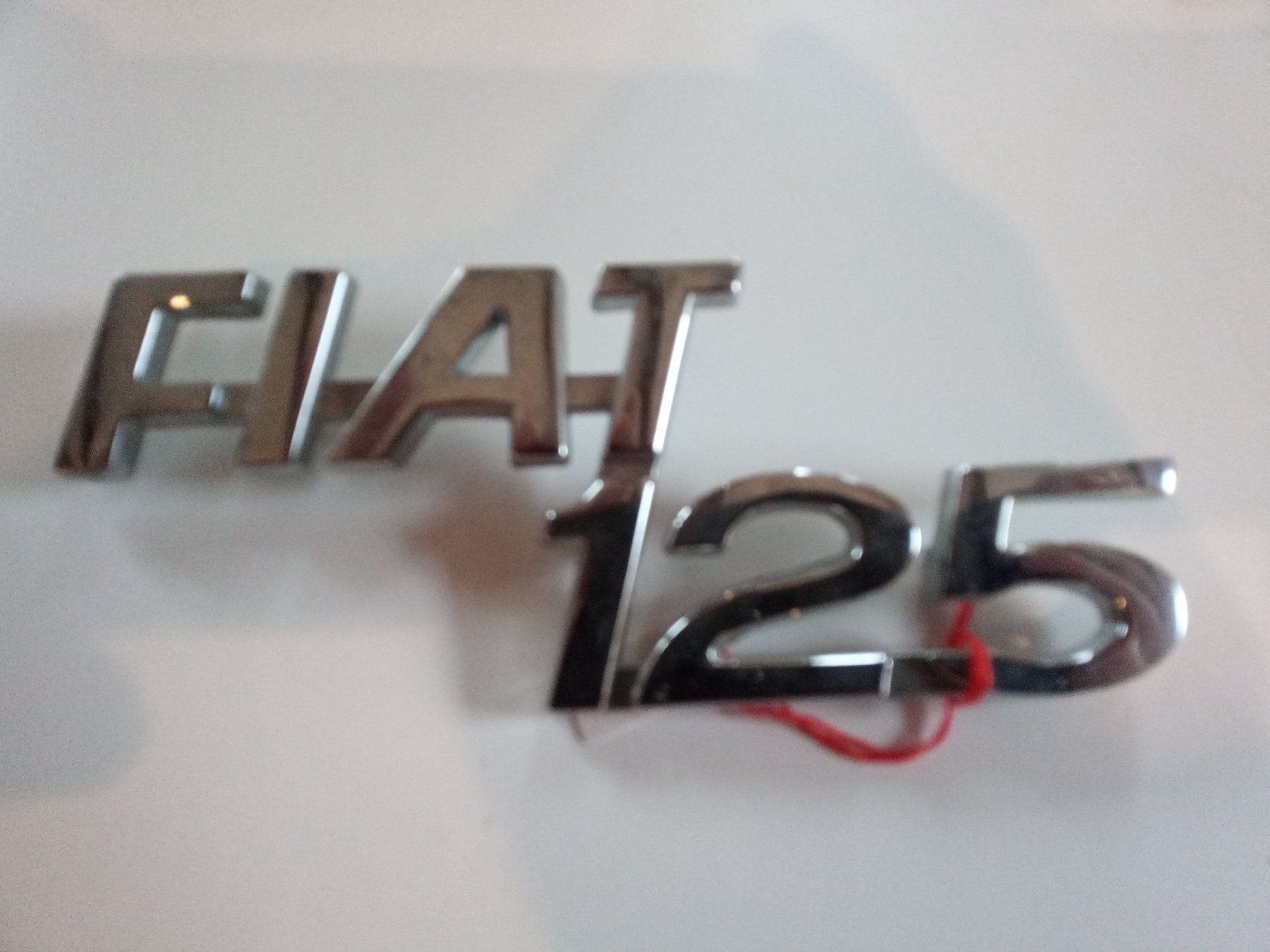 Fiat Tutti pezzi di ricambio auto: Fiat 125 Chrom - Emblem – Nuovo (secondo la descrizione) da Zürich venduto da edi_c2m6