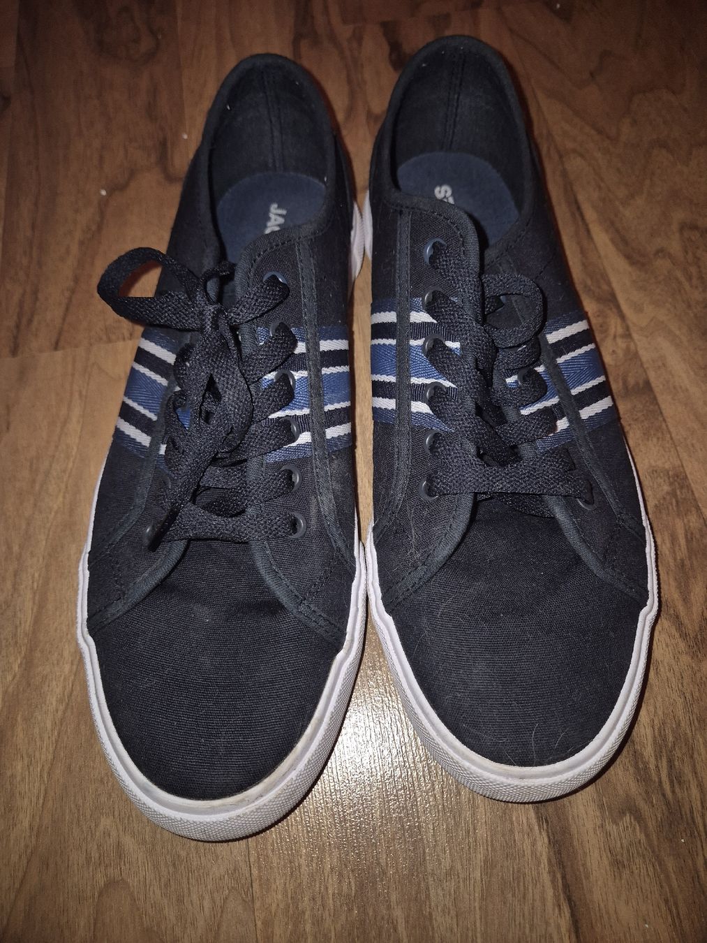 Jack & Jones Scarpe da uomo: Turnschuhe Gr. 42 Dunkelblau mit Streifen – Usato da Uster venduto da bar_99f8