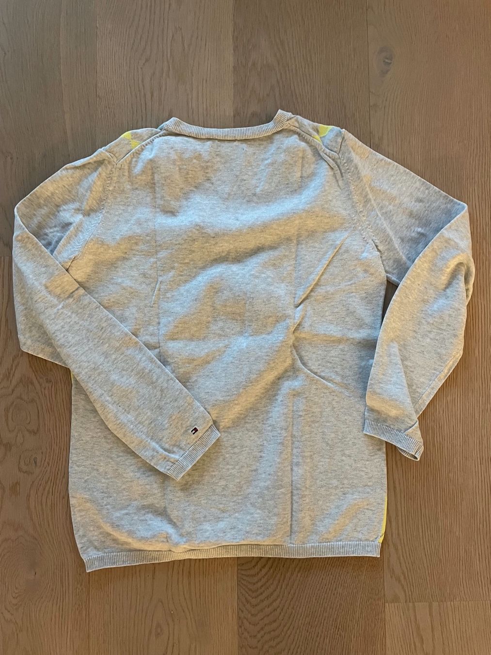 Tommy Hilfiger Maglioni & Felpe: Tommy Hilfiger Pullover M - Rautenmotiv – Usato da Hombrechtikon venduto da bettersurfer 2