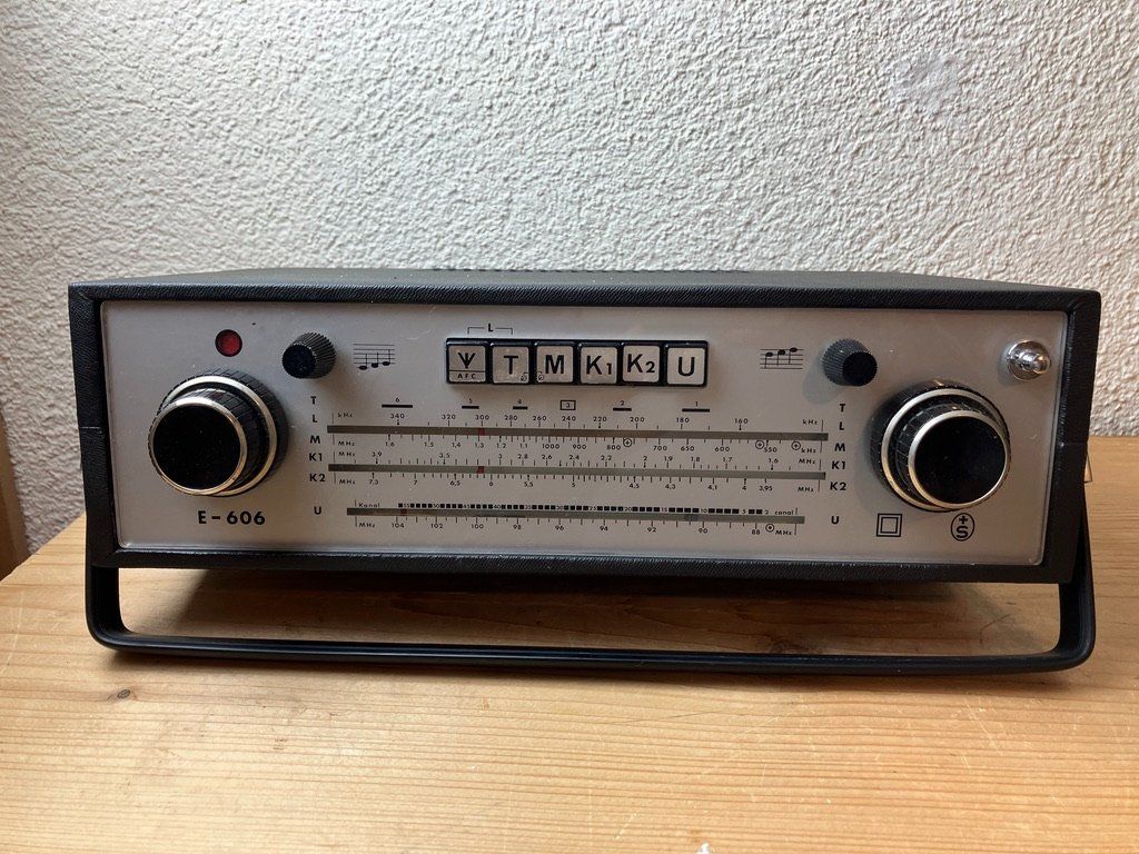 Biennophone Radio: Biennophone Transistor Empfänger E-606 Armee / ZSO 1966 – Nuovo (secondo la descrizione) da Fislisbach venduto da Promo 2