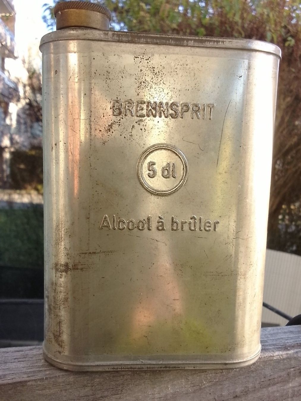 Benzinkanister: Ancienne canette d`alcool á brûler – Gebraucht aus pully von gringoloko