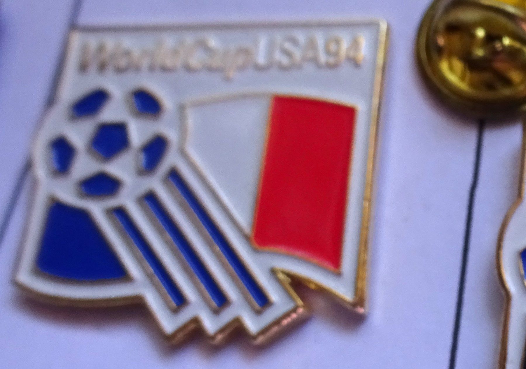 Placchette & Badge: 2 Pin World Cup USA 94 – Usato da Utzenstorf venduto da BUtter81 1