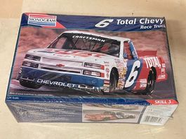 Chevy Race Truck M 1:24 in OVP