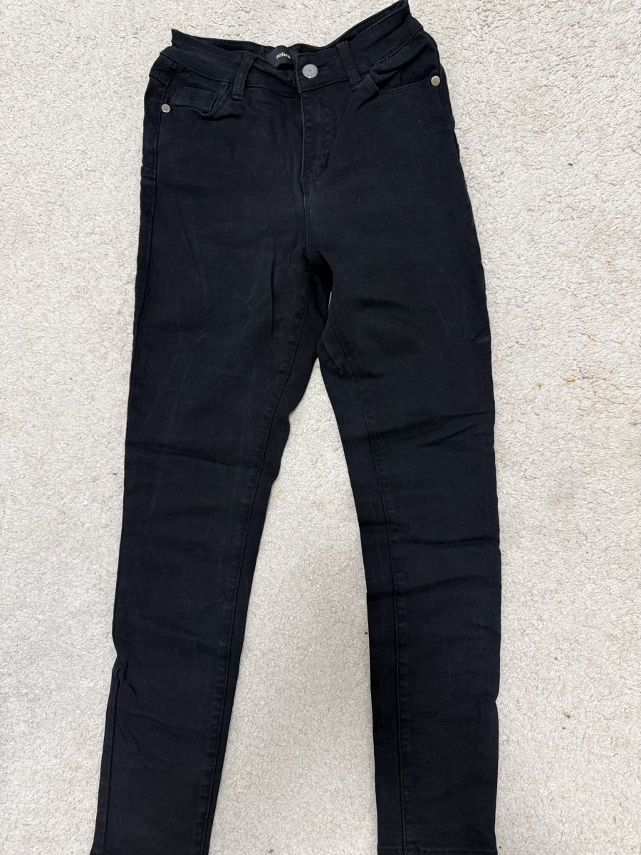 Jeans: Schwarze Jeans  – D'occasion à Bolligen par arg_v256