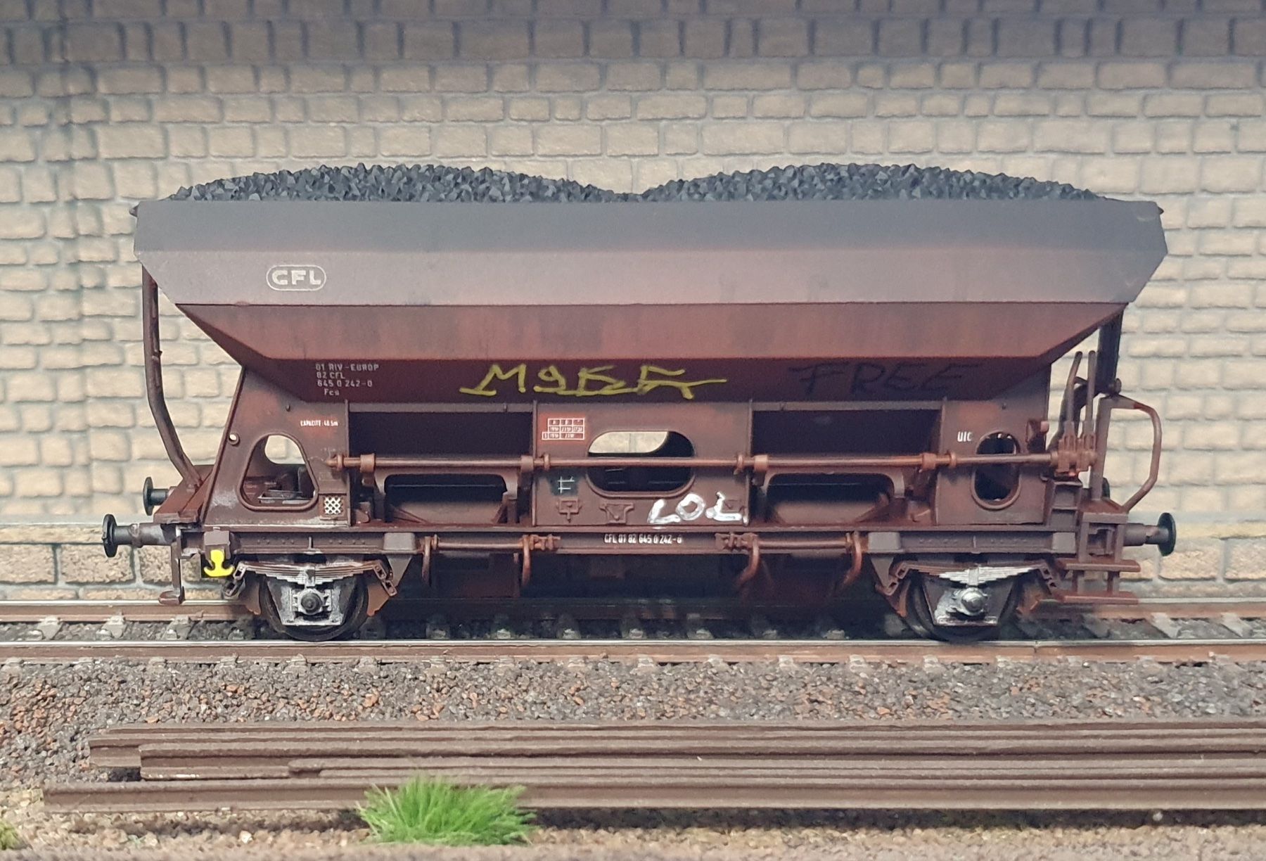 Roco Modellini di ferrovie: WAGON TREMIE, CFL, ROCO 46235, PATINE + GRAFFITIS – Usato da Loveresse venduto da FIFILOULOU 3
