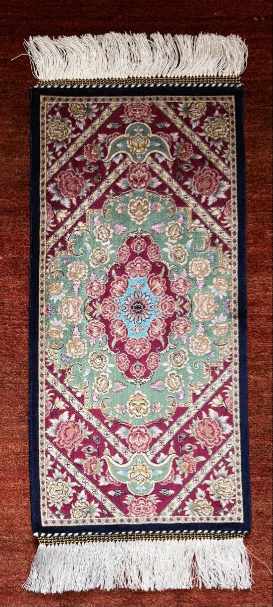 Teppiche: Wunderschönen Perserteppich Seide 60x30.cm N.3 – Neu und originalverpackt aus Büron von Filadefia-888