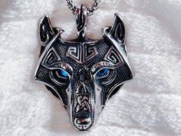 Wolfskopf Keltisch Design mit Blauen Augen - Modeschmuck!