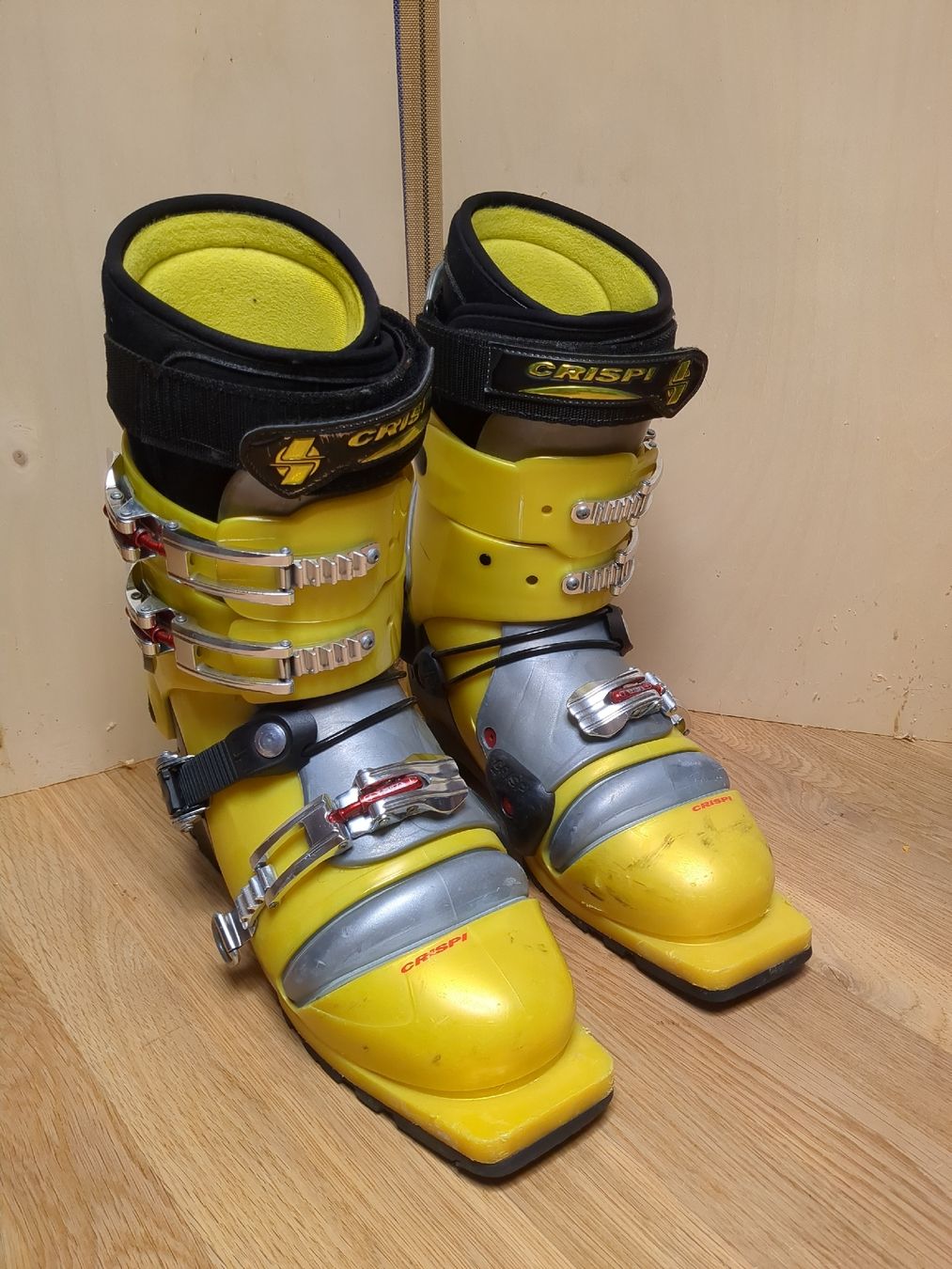 Scarpe da uomo: Crispi Telemarkschuhe Grösse 30 – Usato da Grabs venduto da Mooi