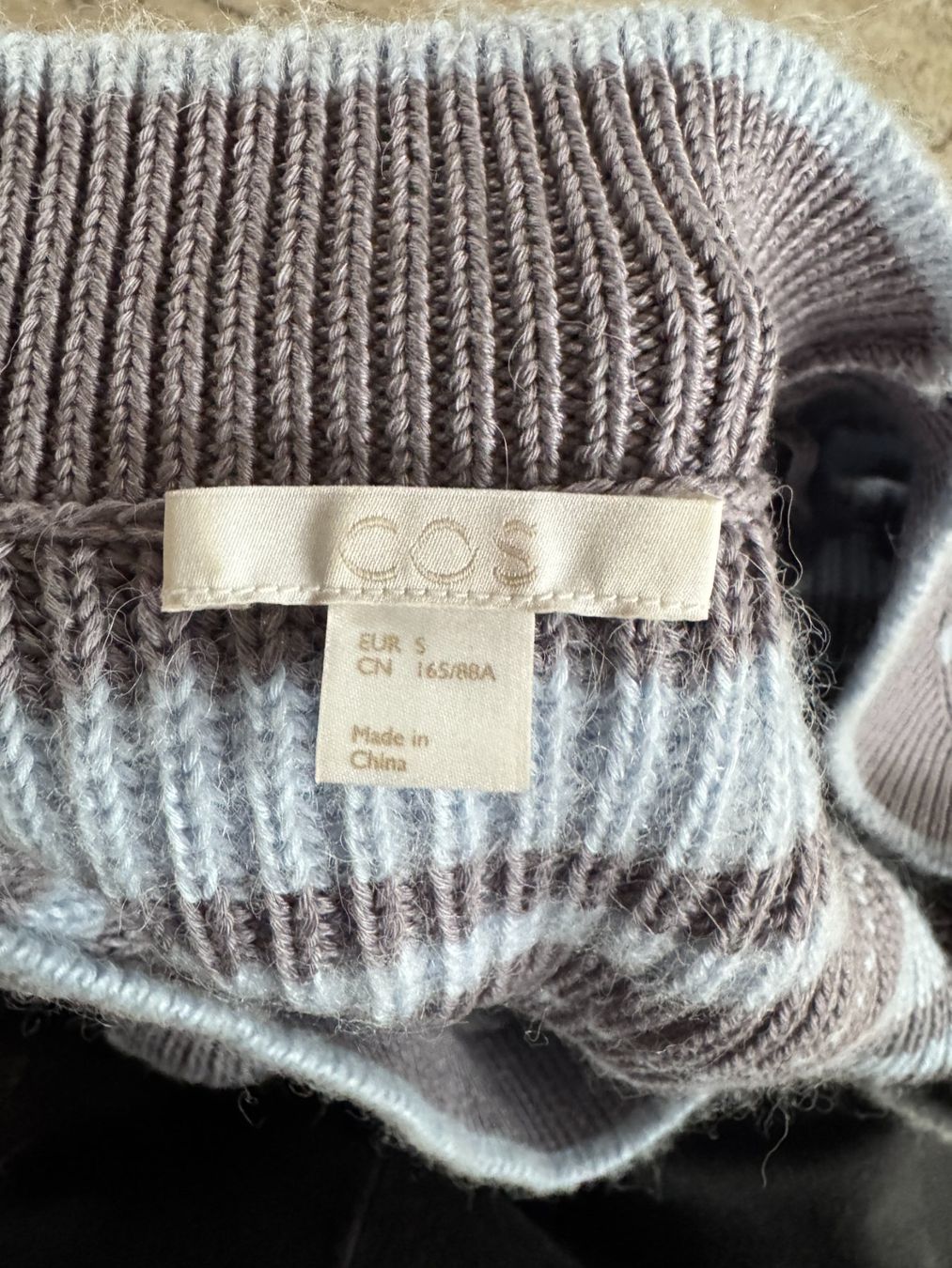 Cos Gilet & Giacche senza maniche: Pull sans manches rayé – Usato da Pully venduto da ana_2kcm 2
