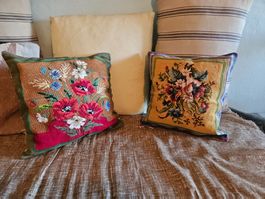 Duo de coussins neufs canevas vintage bouquet de fleurs
