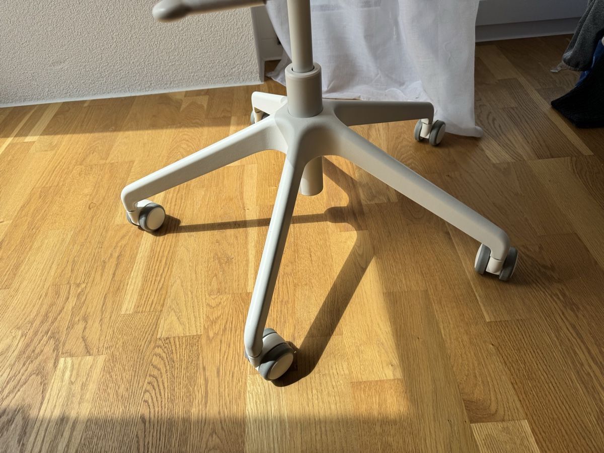 Ikea Sedie: Bürostuhl grau/weiss – Usato da Rotkreuz venduto da mari_on 2