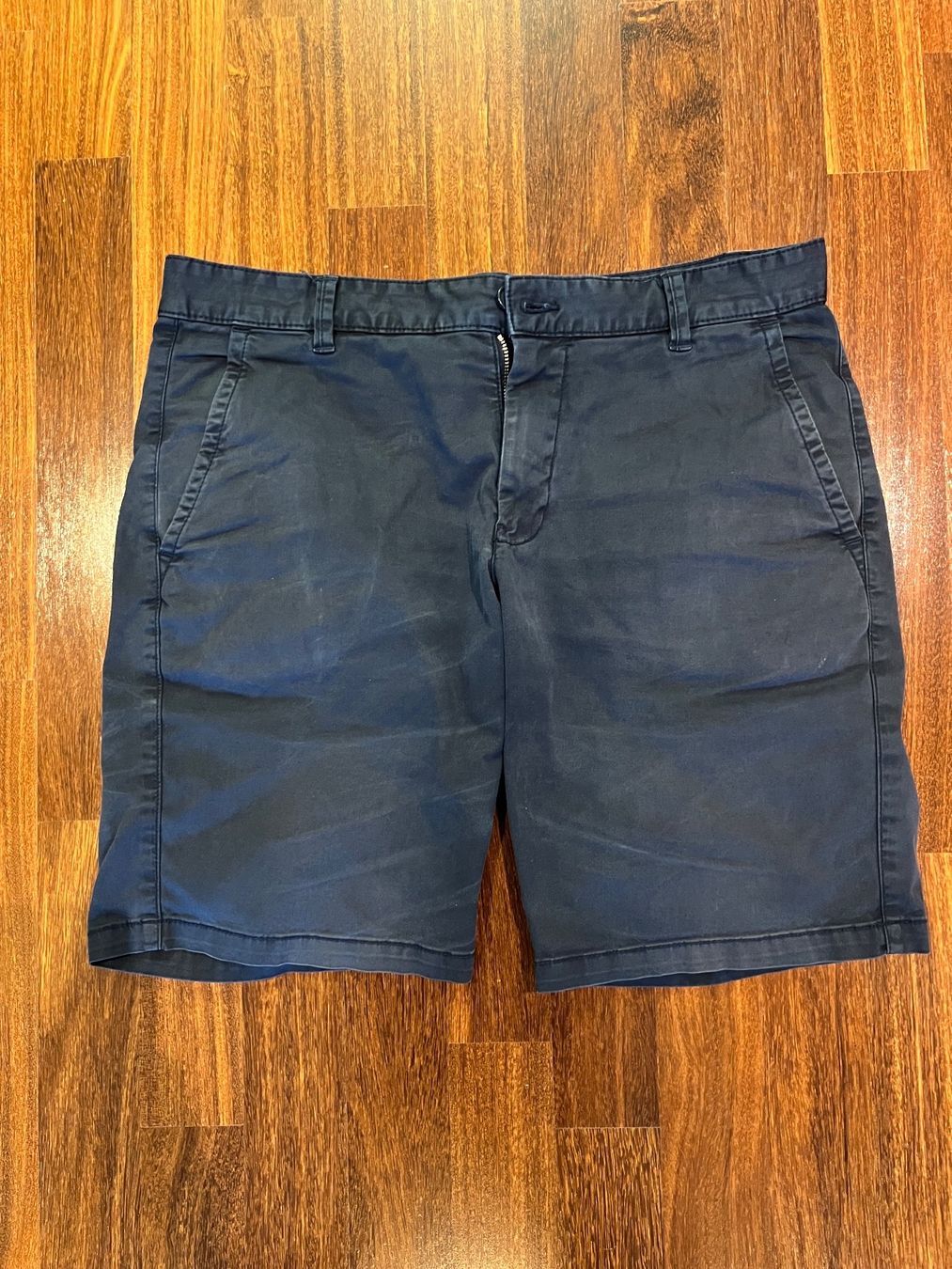 Benetton Pantaloni: Benetton Shorts, Gr. 48 – Usato da Zürich venduto da Linde1039