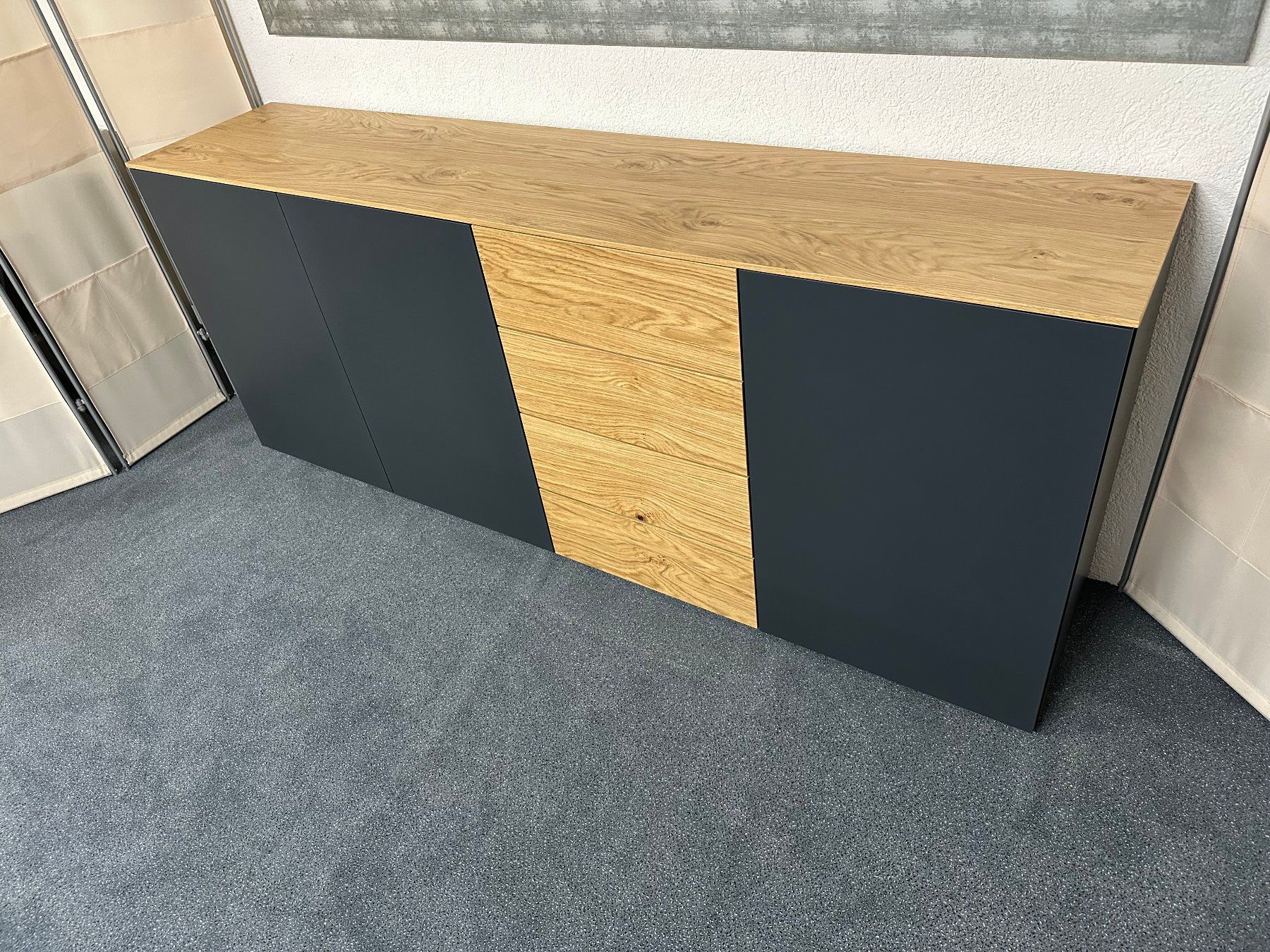 Kommoden: Sideboard GARDA Lack anthrazit matt Wildeiche 200 x 79 cm – Neu (gemäss Beschreibung) aus Unterentfelden von moebelrufli 1