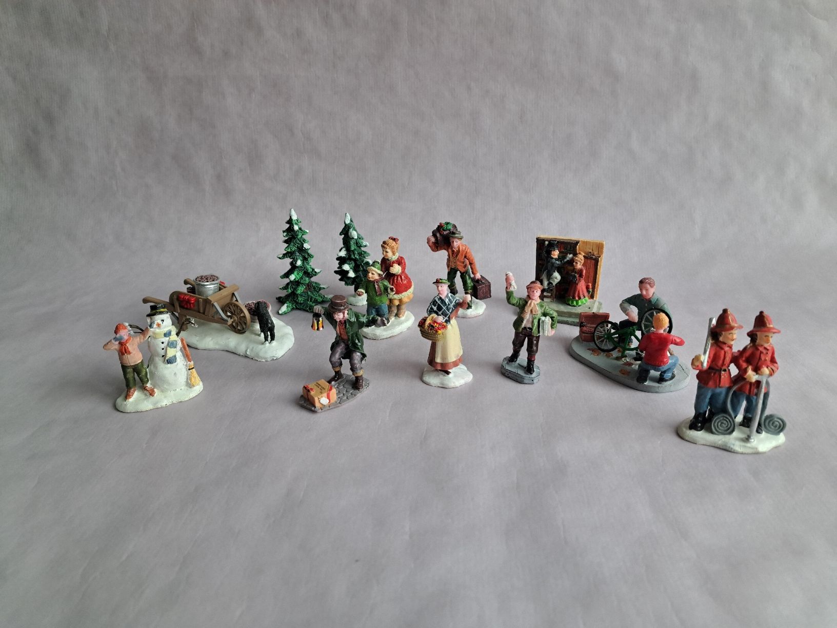 Lemax Figurines: 12  Lemax Figuren – D'occasion à Zumikon par Berni6993 1
